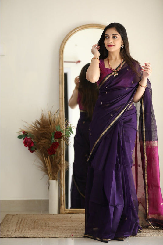 Luxurious Linen: The Soft Slub Saree