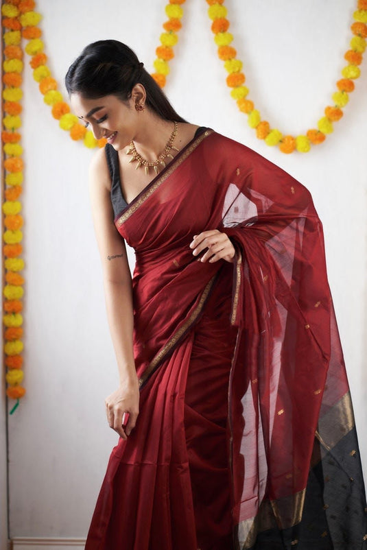 Luxurious Linen: The Soft Slub Saree