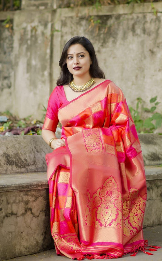Beautiful Rich Pallu & Jaccquard Work On All Over Saree - thevendorvilla