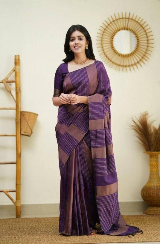 Beautiful Rich Pallu & Jaccquard Work On All Over Saree - thevendorvilla