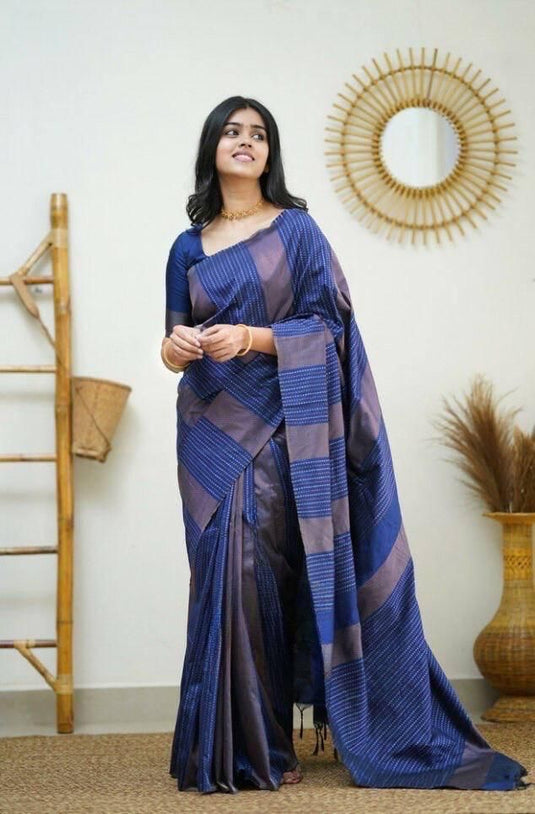 Beautiful Rich Pallu & Jaccquard Work On All Over Saree - thevendorvilla