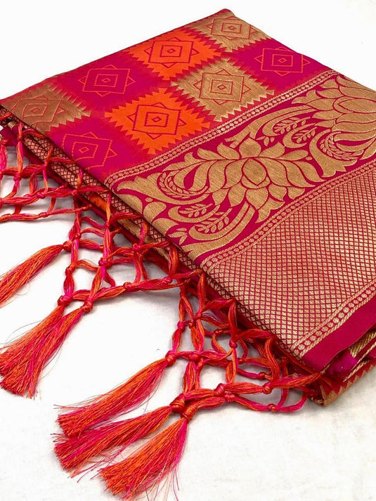 Beautiful Rich Pallu & Jaccquard Work On All Over Saree - thevendorvilla