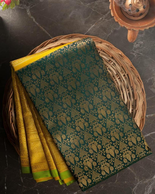 Beautiful Rich Pallu & Jaccquard Work On All Over Saree - thevendorvilla