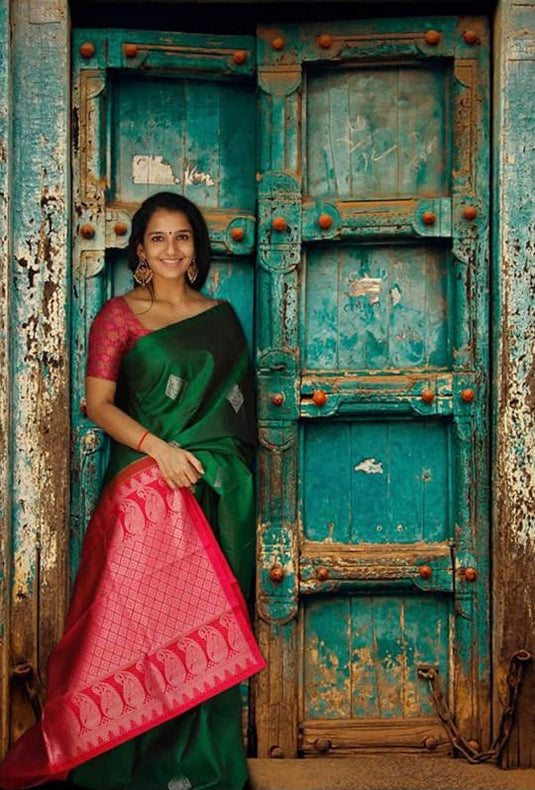 Beautiful Rich Pallu & Jaccquard Work On All Over Saree