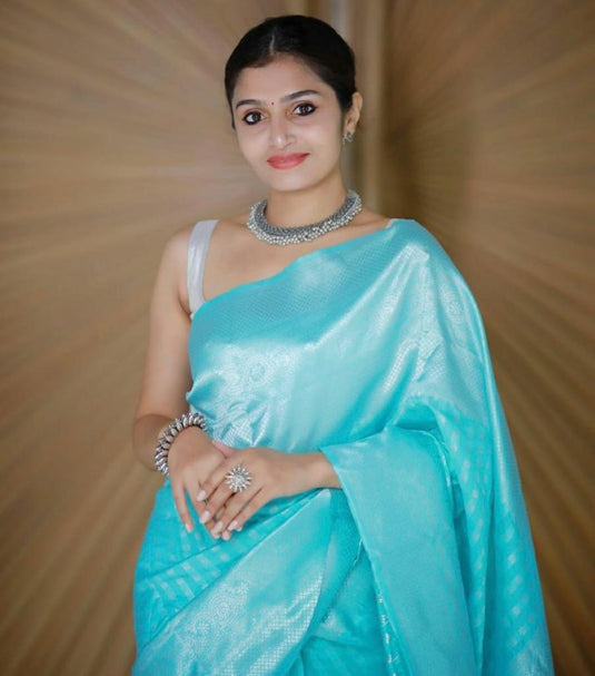 Beautiful Rich Pallu & Jaccquard Work On All Over Saree - thevendorvilla