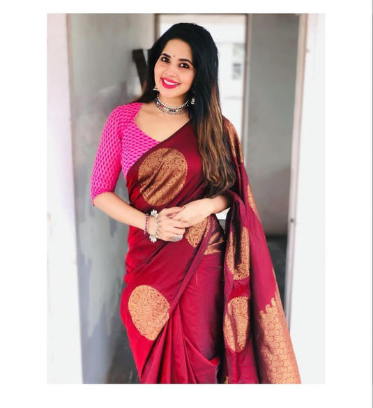 Beautiful Rich Pallu & Jaccquard Work On All Over Saree