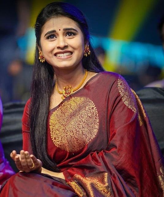 Beautiful Rich Pallu & Jaccquard Work On All Over Saree