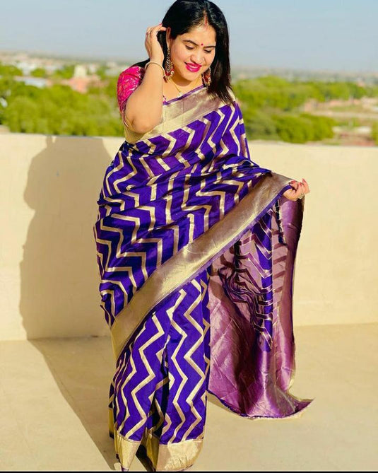 Beautiful Rich Pallu & Jaccquard Work On All Over Saree