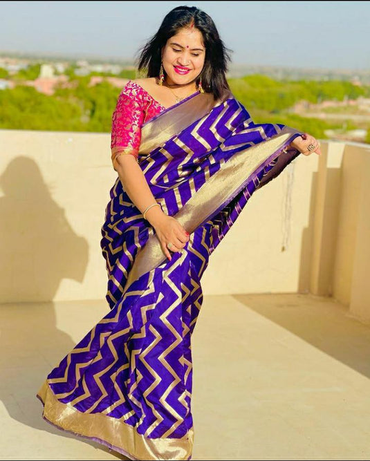 Beautiful Rich Pallu & Jaccquard Work On All Over Saree