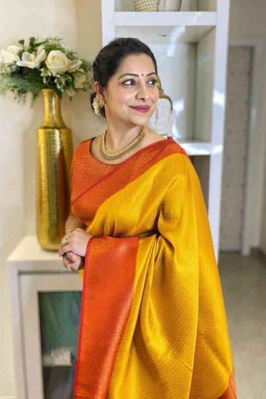 Beautiful Rich Pallu & Jaccquard Work On All Over Saree - thevendorvilla