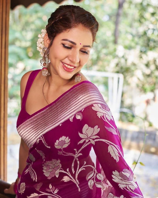 Beautiful Rich Pallu & Jaccquard Work On All Over Saree - thevendorvilla