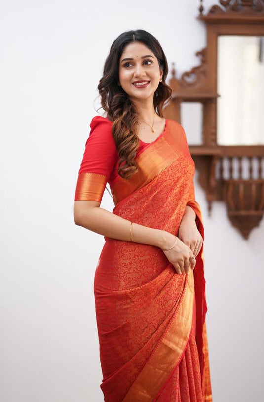 Beautiful Rich Pallu & Jaccquard Work On All Over Saree - thevendorvilla