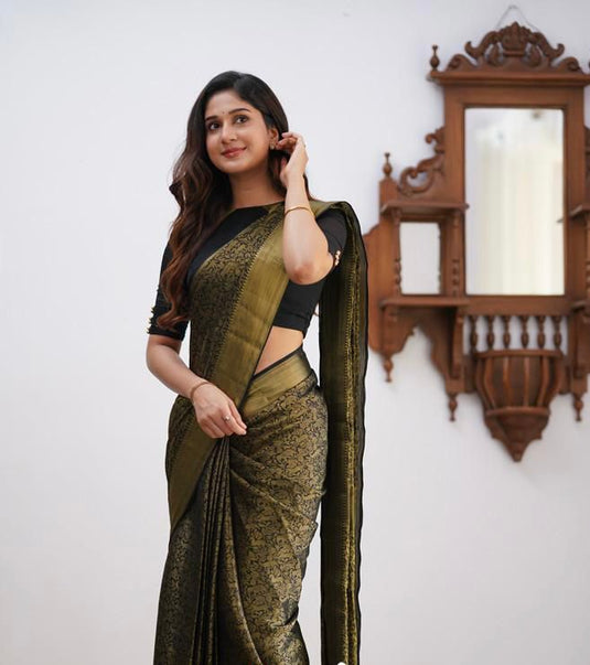 Beautiful Rich Pallu & Jaccquard Work On All Over Saree - thevendorvilla