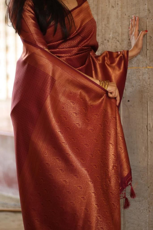 Beautiful Rich Pallu & Jaccquard Work On All Over Saree - thevendorvilla