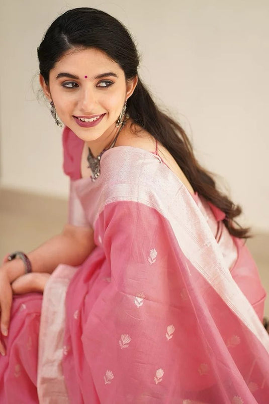 Beautiful Rich Pallu & Jaccquard Work On All Over Saree - thevendorvilla