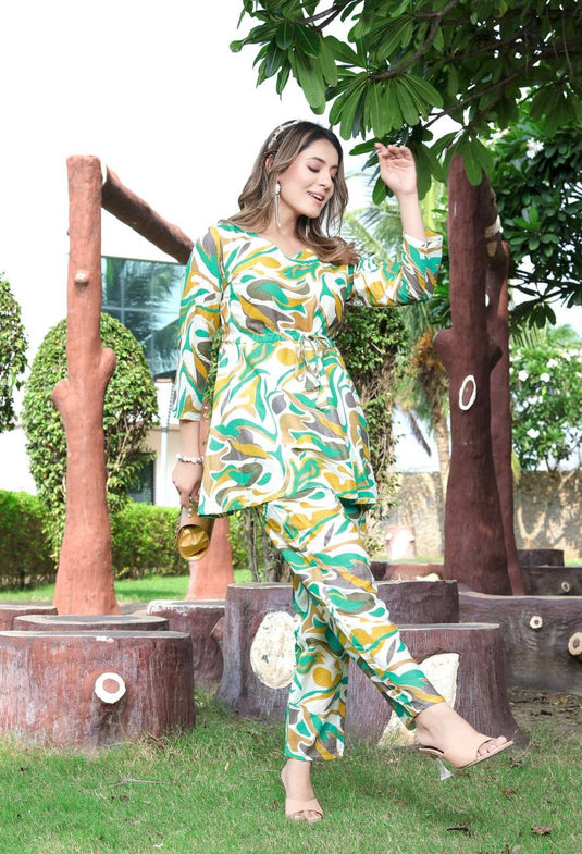 Co-rd set Attractive Fler pattern kurti with pant will give you defferent look - thevendorvilla
